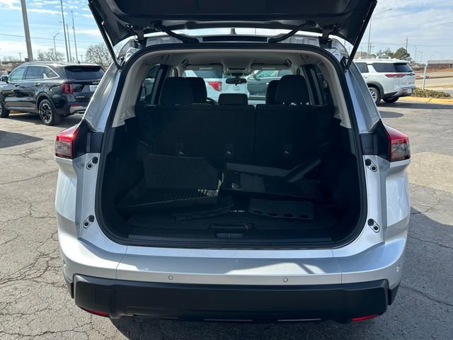 Certified 2025 Nissan Rogue S image 17