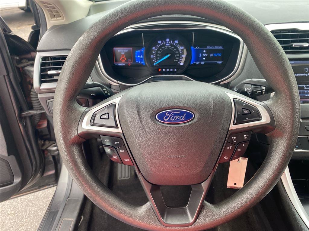 Used 2016 Ford Fusion SE FWD image 10