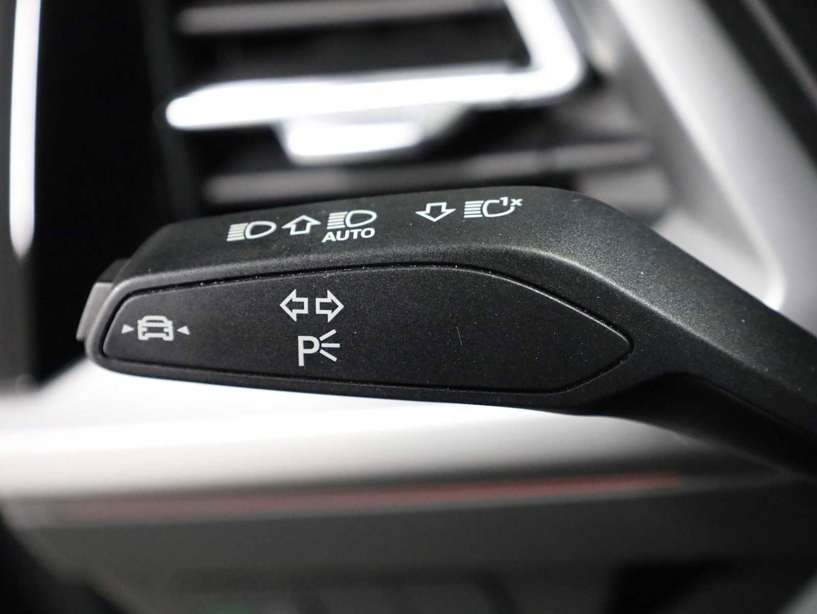 Used 2023 Audi Q4 e-tron Premium Plus w/ Premium Plus RWD image 29
