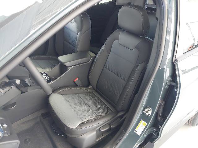 New 2026 Chevrolet Trax LT w/ LT Convenience Package image 23