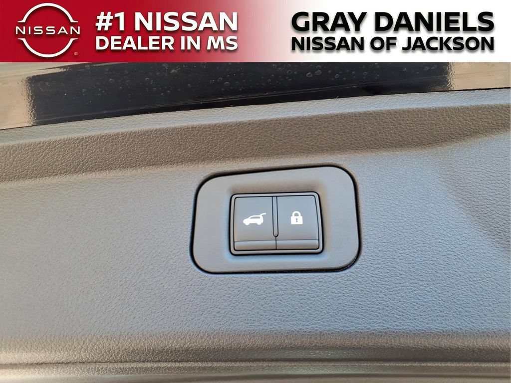 New 2026 Nissan Armada SL w/ Captain's Chari Seat Package AWD/4WD image 9