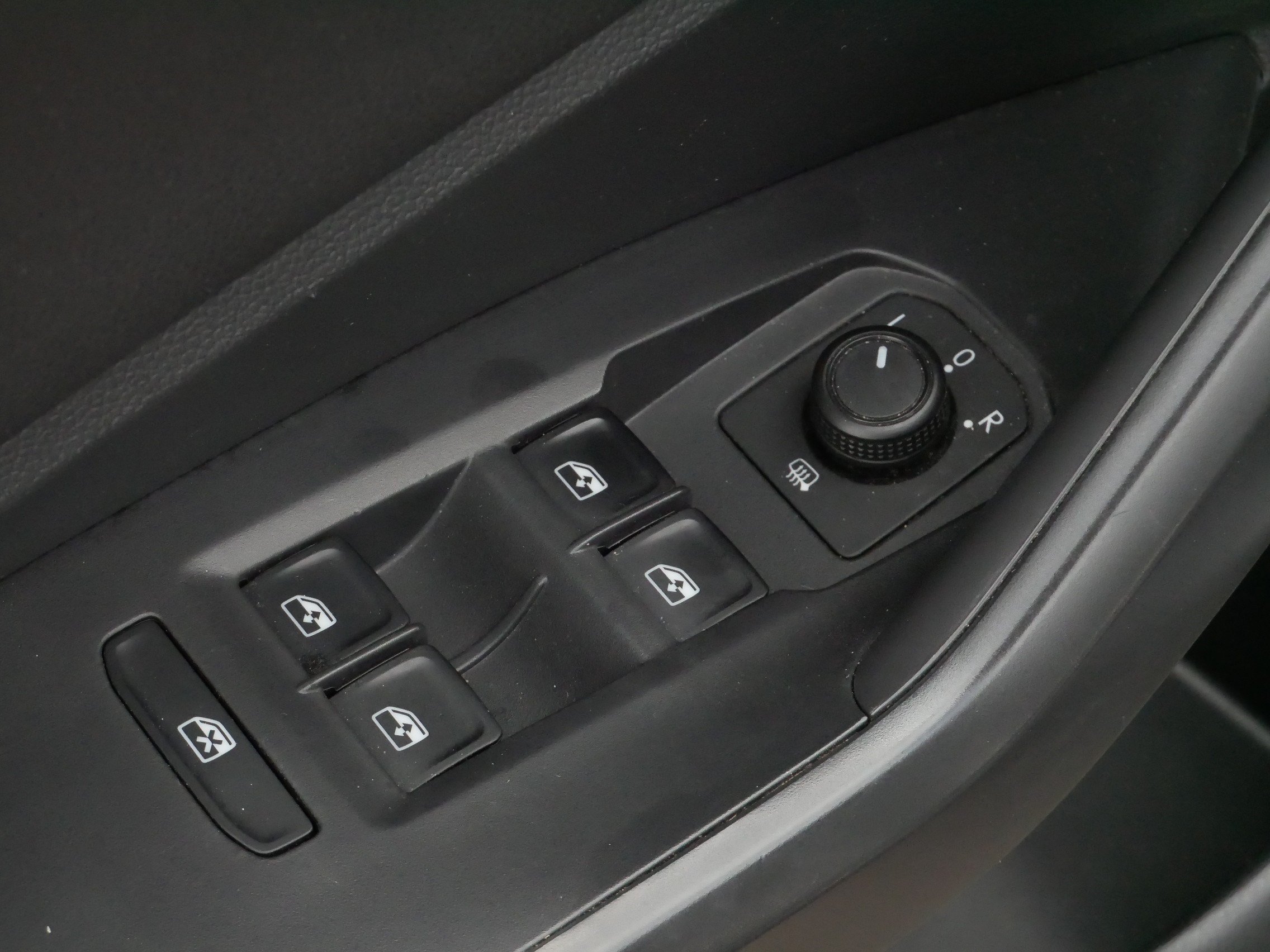Used 2019 Volkswagen Jetta R-Line w/ R-Line Cold Weather Package FWD image 19