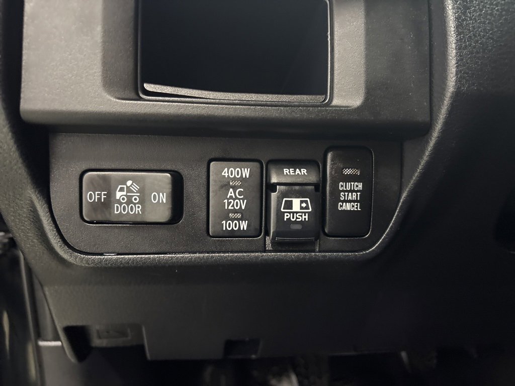 Used 2017 Toyota Tacoma TRD Sport w/ Tow Package image 26