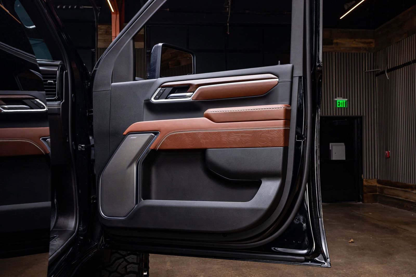 Used 2025 GMC Sierra 2500 Denali Ultimate AWD/4WD image 36