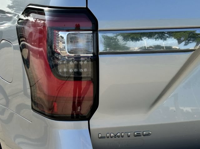 Used 2019 Ford Expedition Limited w/ Equipment Group 301A RWD image 7