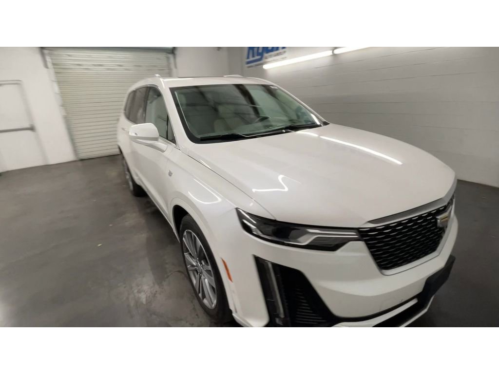 Used 2020 Cadillac XT6 Premium Luxury image 3