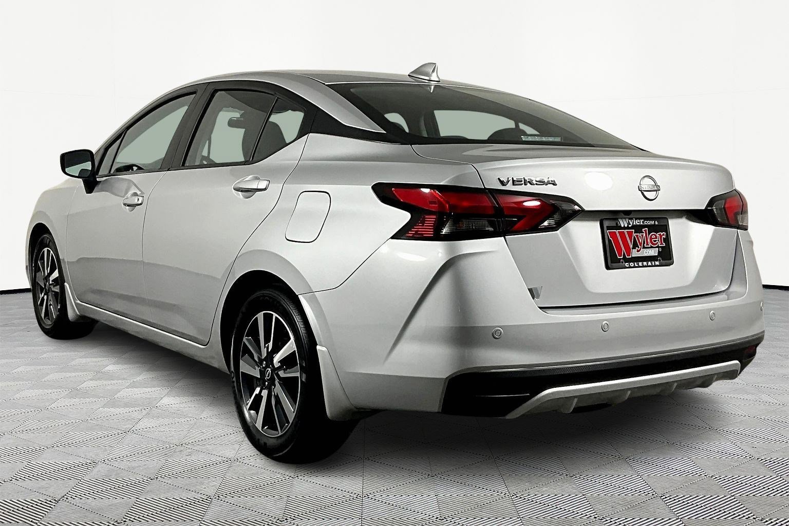 Certified 2025 Nissan Versa SV w/ Trunk Package image 4