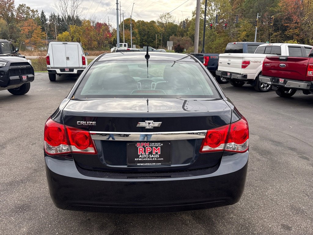 Used 2014 Chevrolet Cruze LS image 5