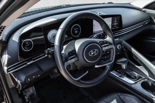 Used 2022 Hyundai Elantra Limited w/ Cargo Package image 10