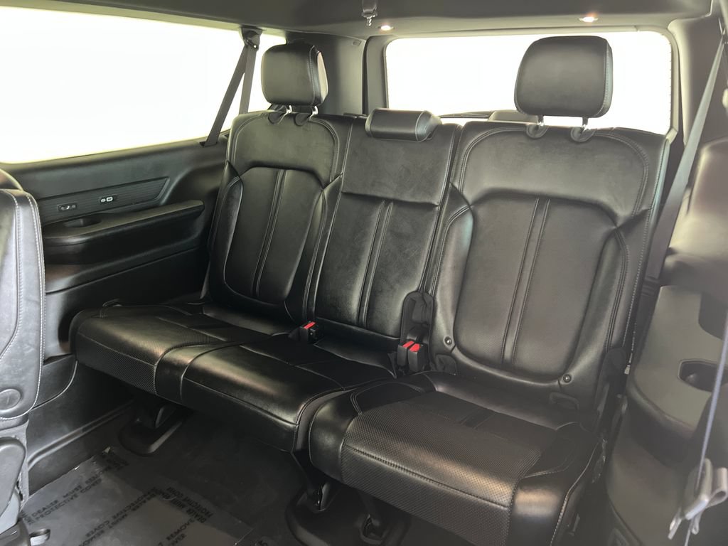 Used 2024 Jeep Wagoneer L Series III w/ Flexible Seating Group AWD/4WD image 37