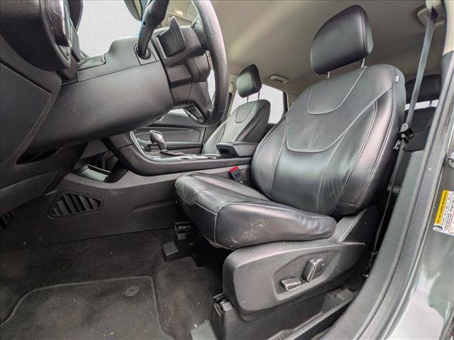 Used 2018 Ford Edge Titanium w/ Technology Package FWD image 15