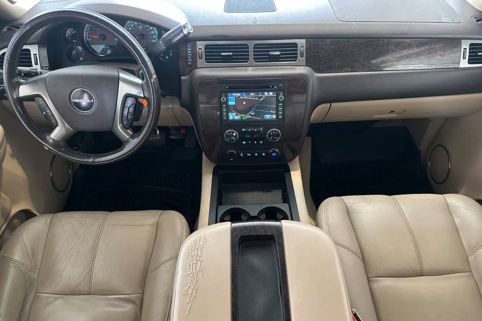 Used 2007 GMC Yukon Denali AWD/4WD image 3