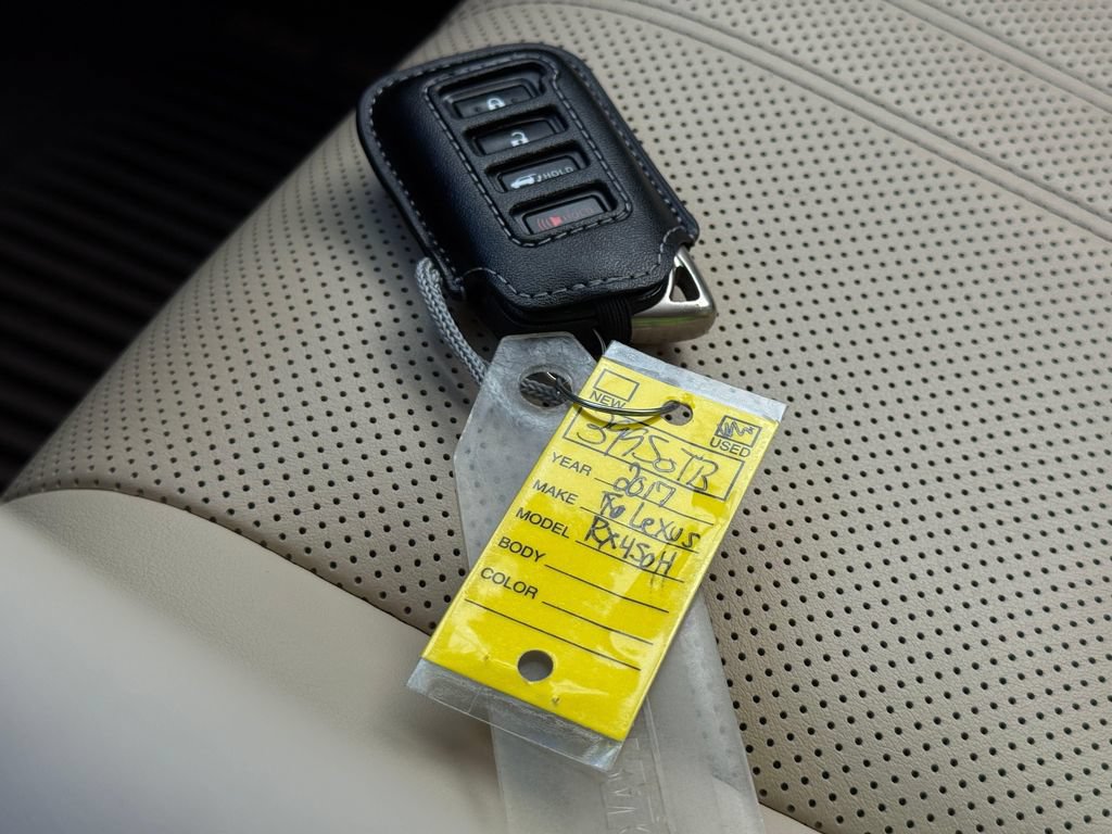 Used 2017 Lexus RX 450h AWD image 38