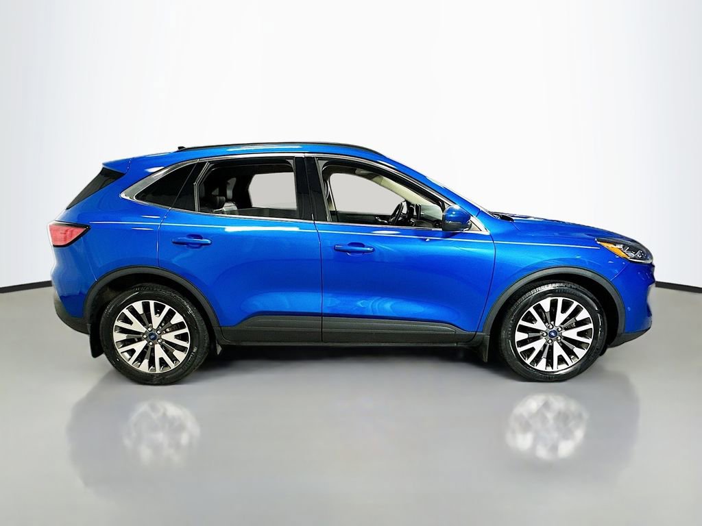 Used 2020 Ford Escape Titanium image 9