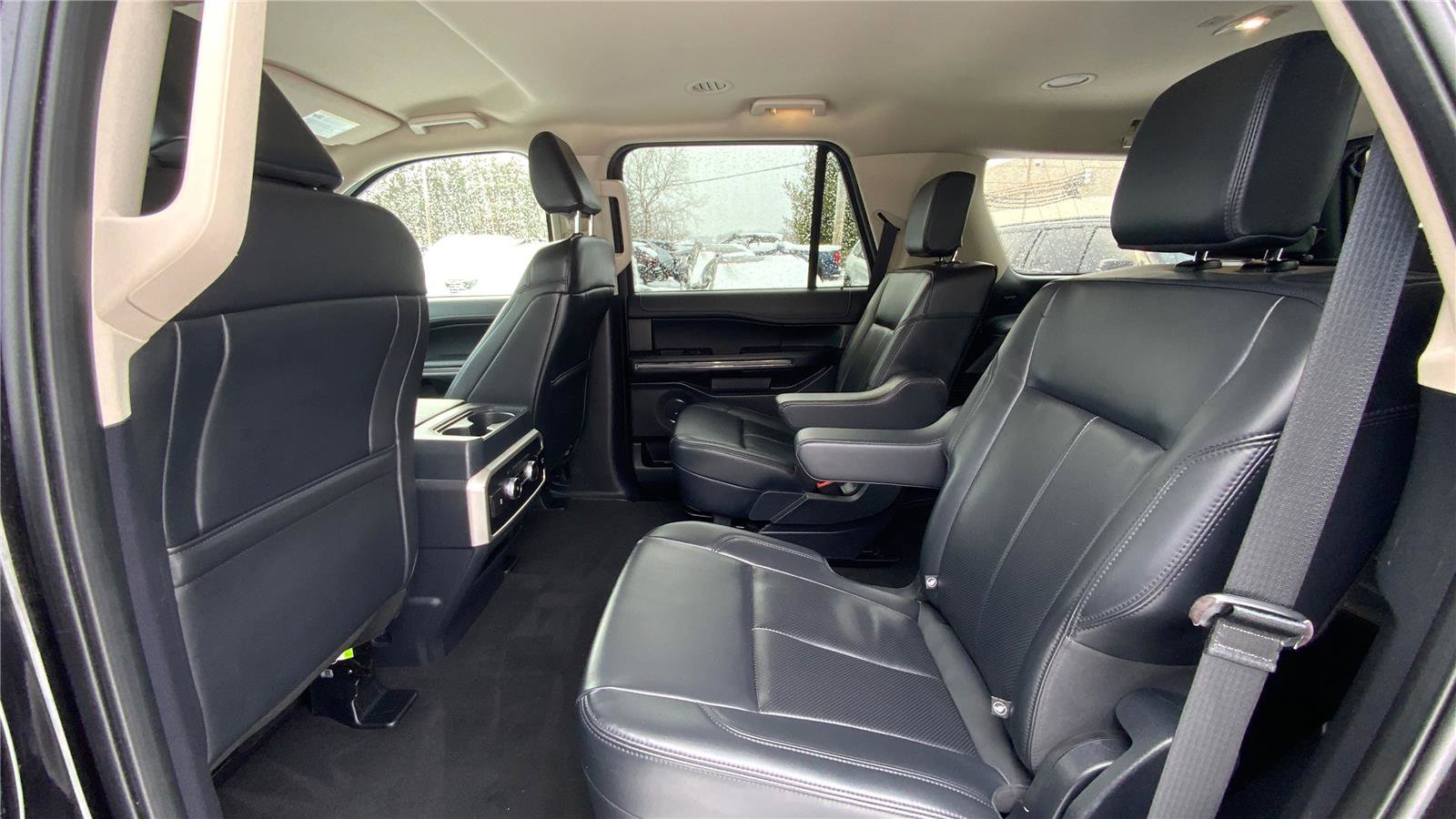 Used 2024 Ford Expedition XLT AWD/4WD image 11