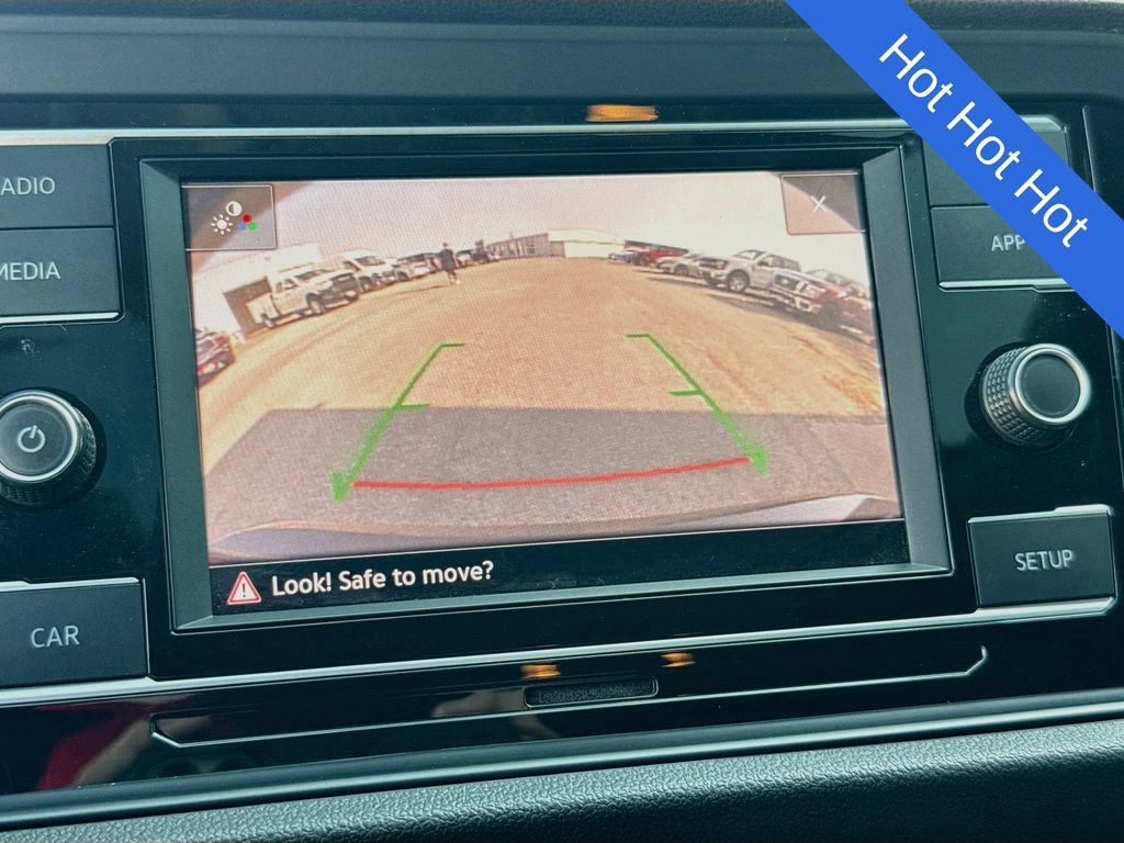 Used 2019 Volkswagen Jetta SE w/ Cold Weather Package FWD image 11