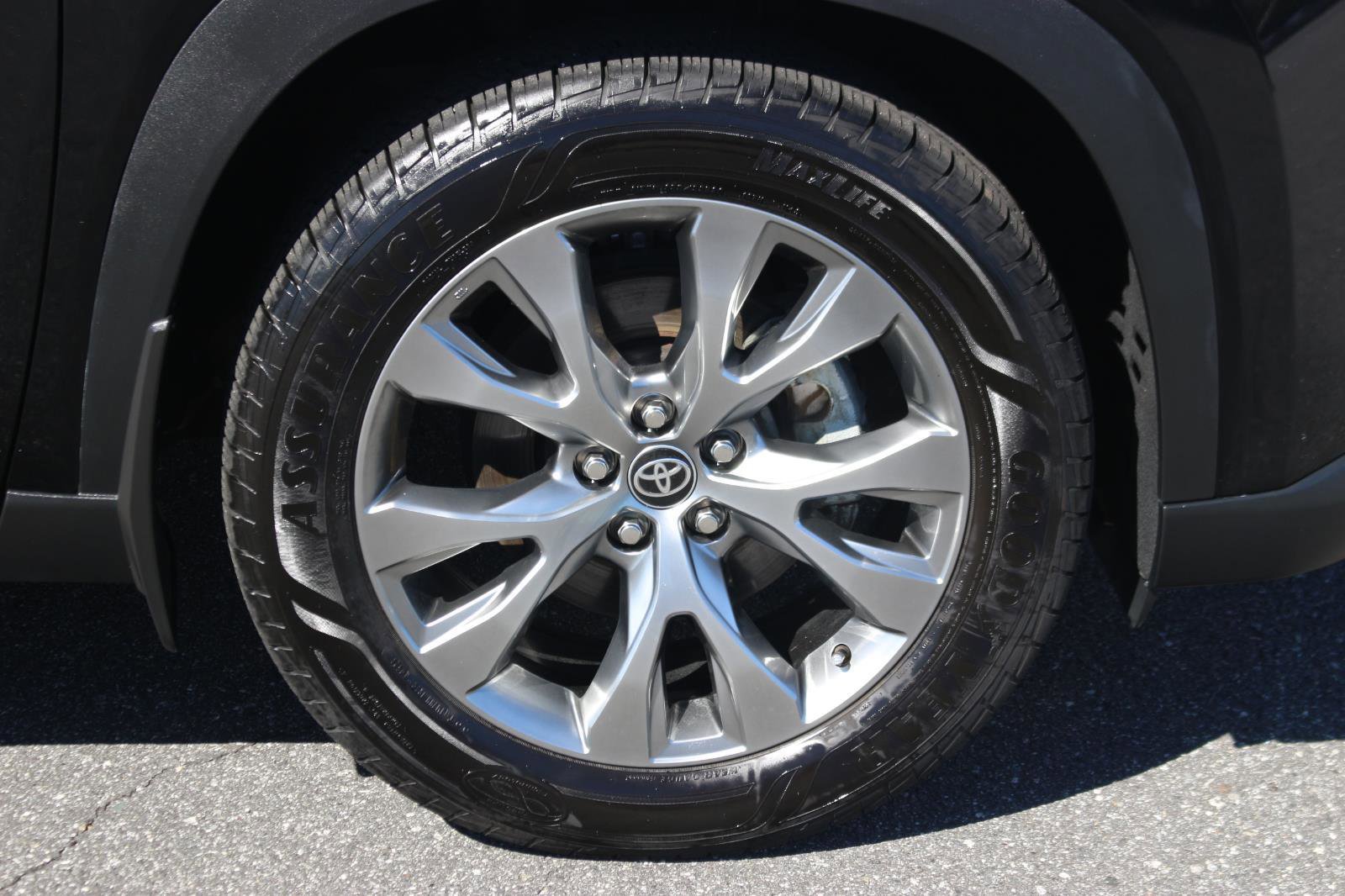 Used 2024 Toyota Grand Highlander Limited image 40