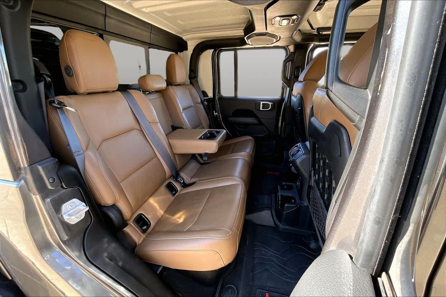 Used 2021 Jeep Gladiator Rubicon AWD/4WD image 17