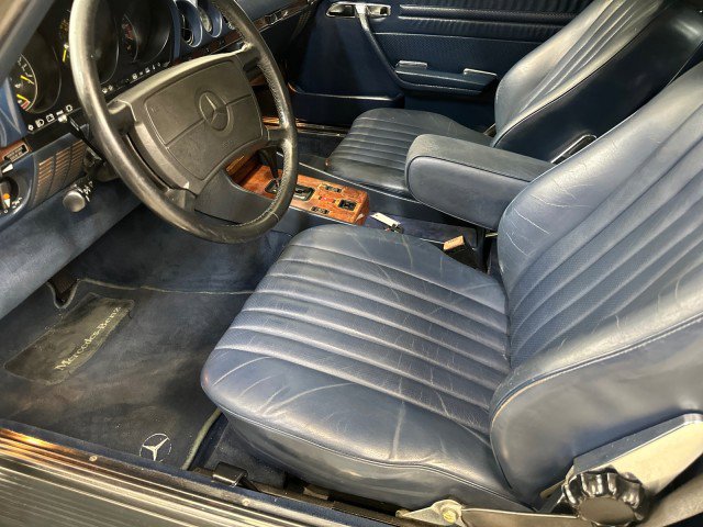 Used 1988 Mercedes-Benz 560 SL image 18