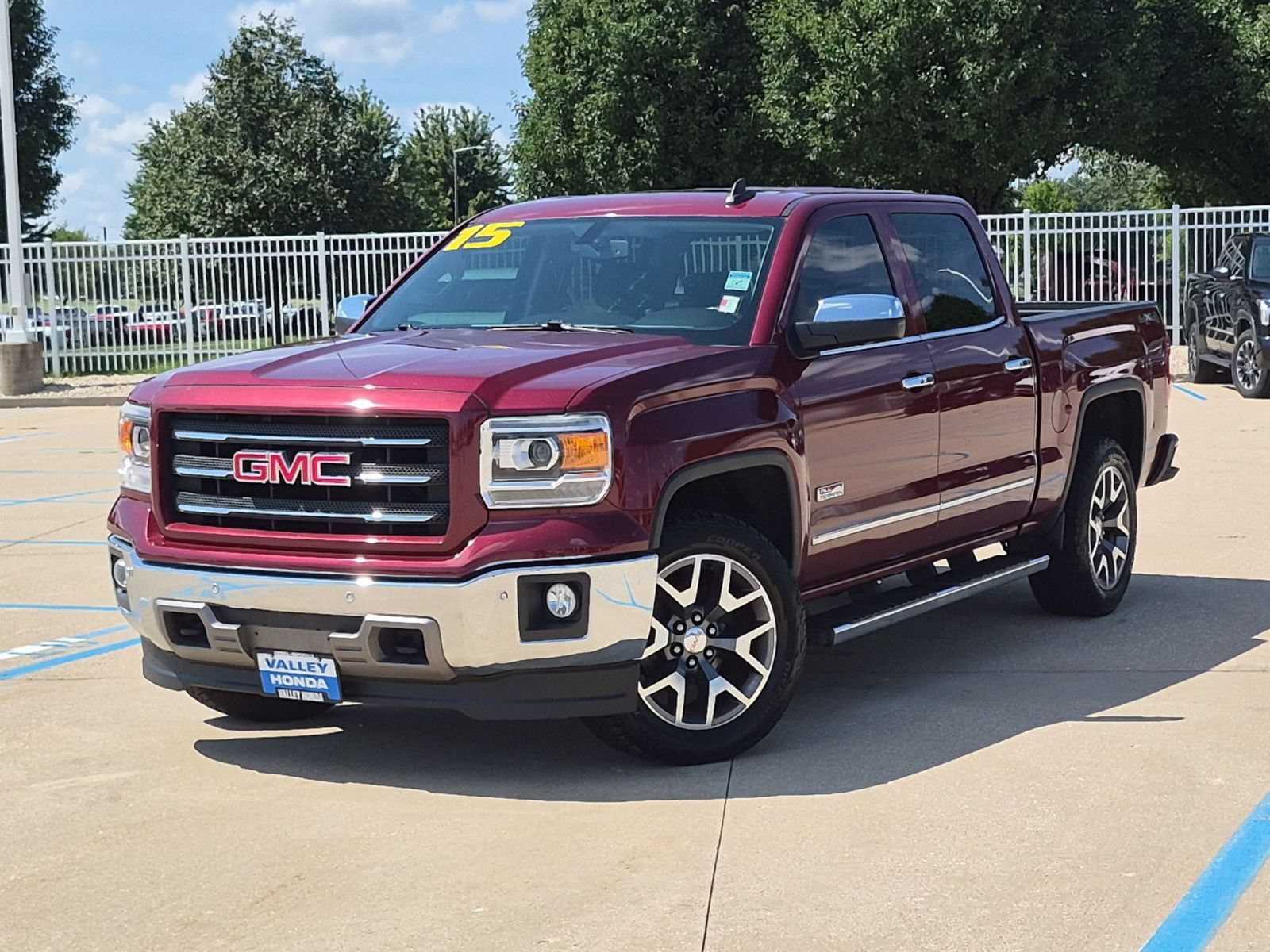 Used 2015 GMC Sierra 1500 SLT AWD/4WD image 2