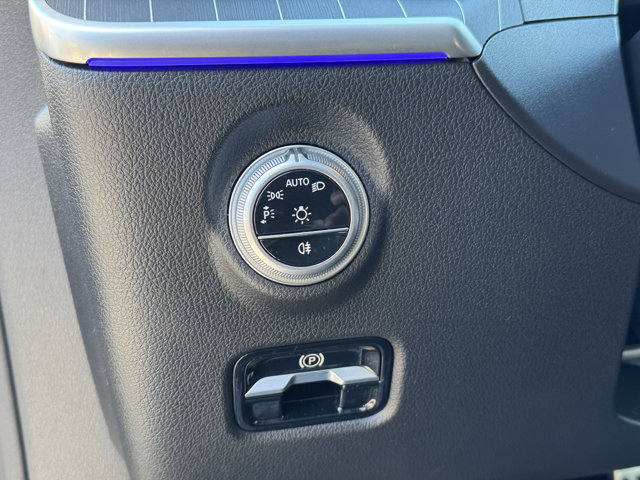 Used 2024 Mercedes-Benz CLE 300 4MATIC Cabriolet image 18