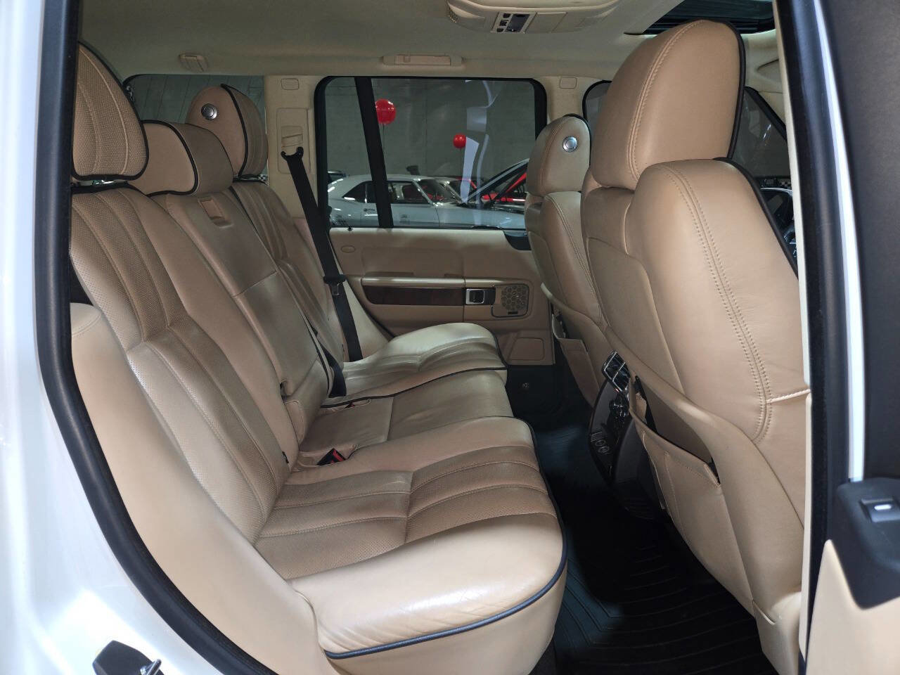 Used 2012 Land Rover Range Rover HSE LUX image 54