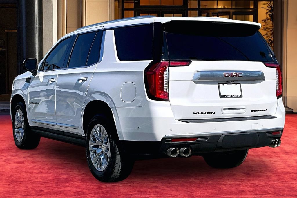 Used 2024 GMC Yukon Denali w/ Advanced Technology Package AWD/4WD image 4