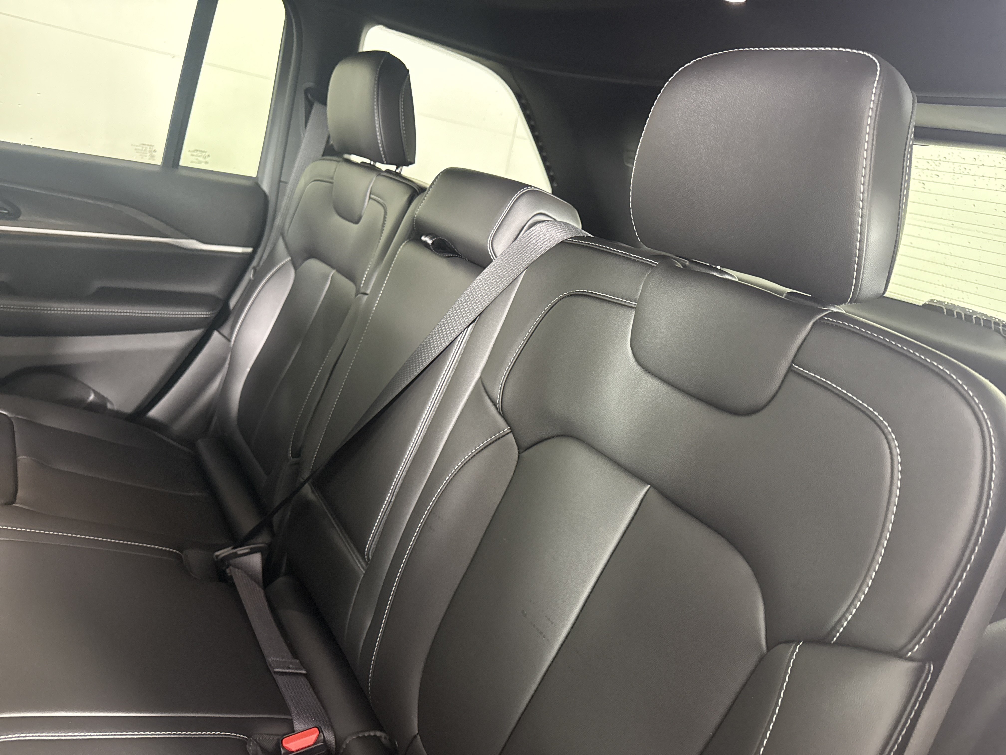 New 2025 Jeep Grand Cherokee Limited AWD/4WD image 13