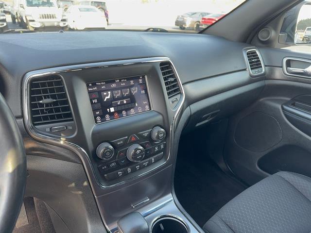 Used 2018 Jeep Grand Cherokee Laredo image 14