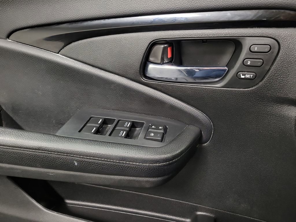 Used 2021 Honda Pilot Touring image 19