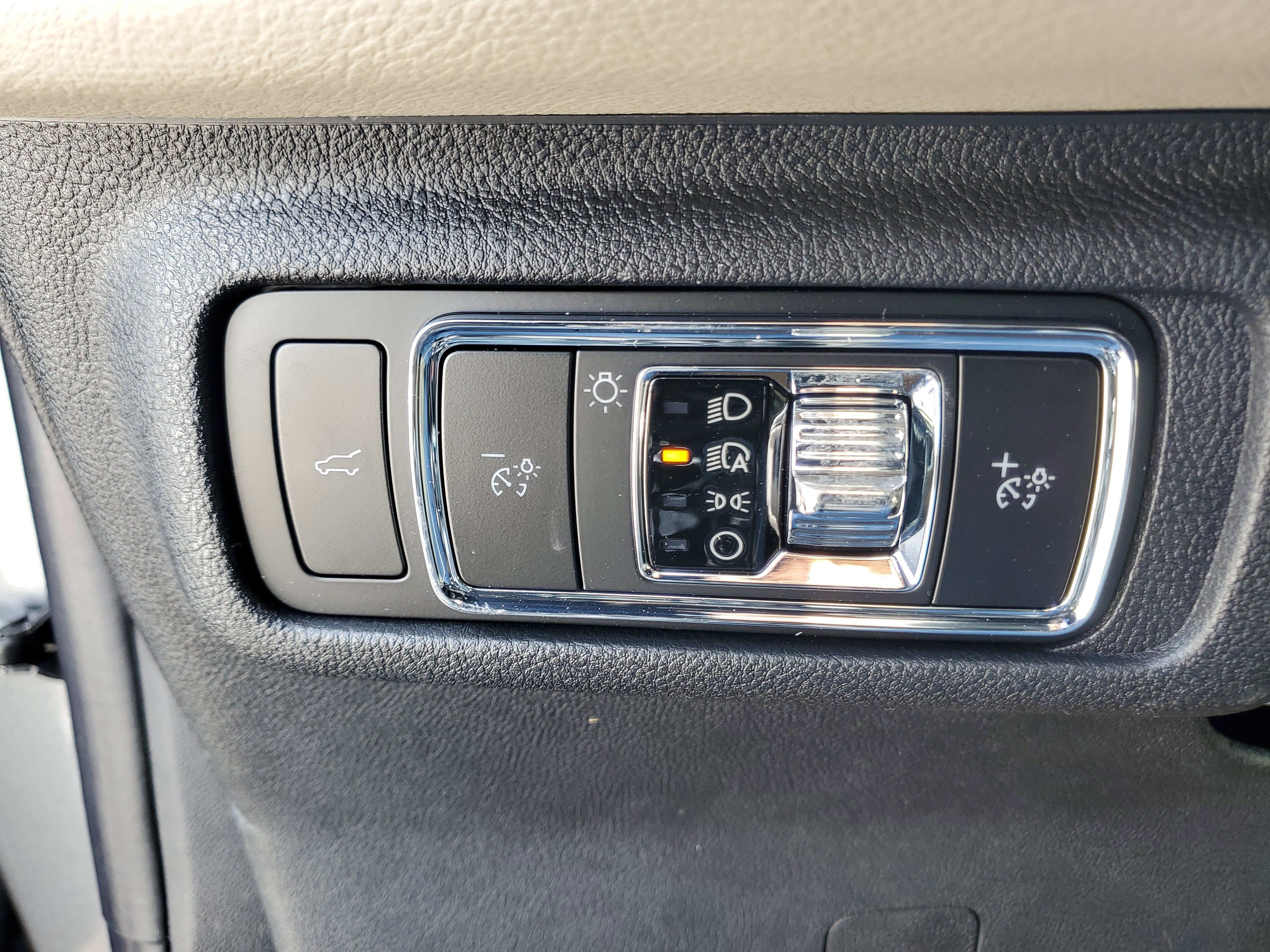 New 2026 Lincoln Corsair Premiere image 14