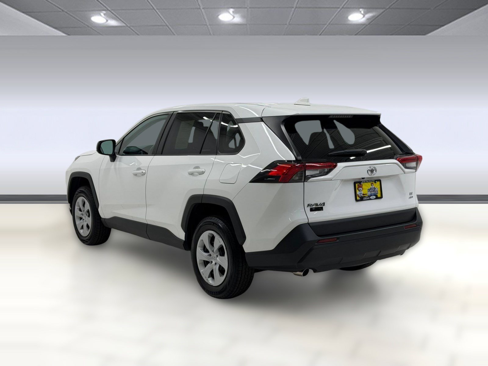 Used 2024 Toyota RAV4 LE AWD/4WD image 2