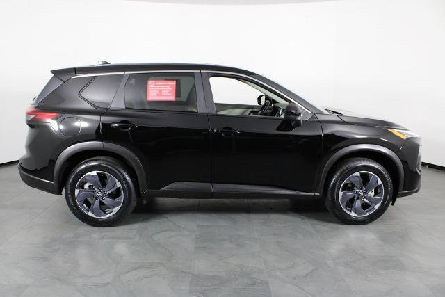 Certified 2025 Nissan Rogue SV image 15