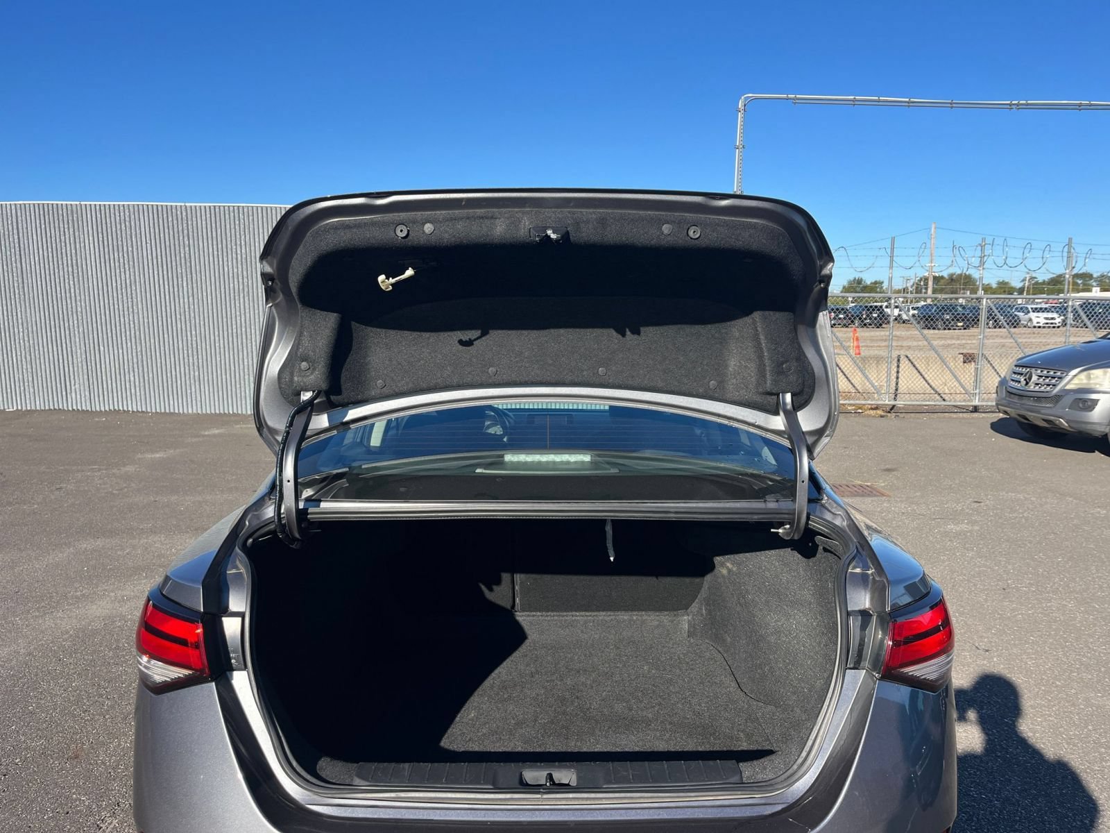 Used 2025 Nissan Sentra S FWD image 28