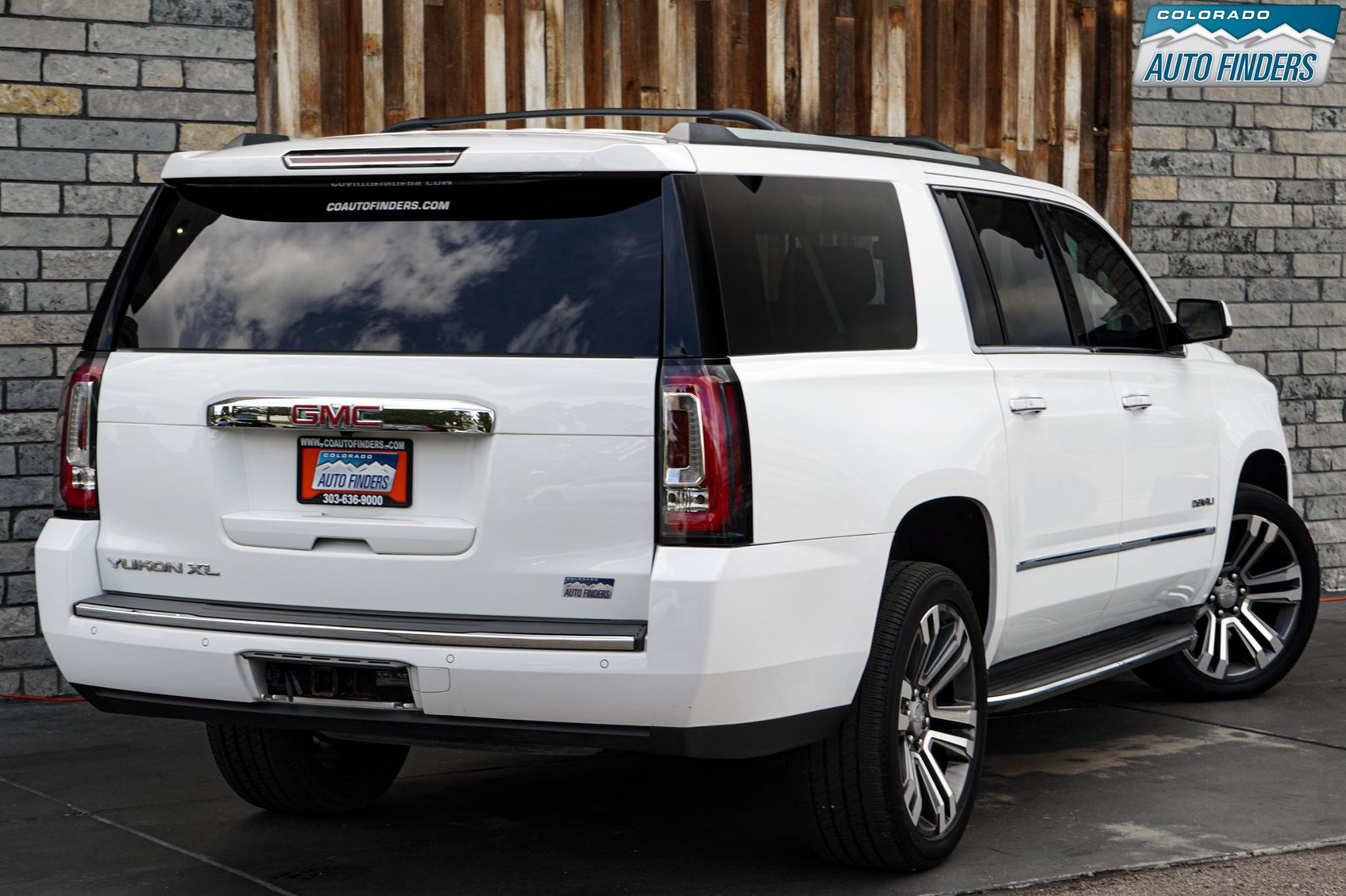 Used 2017 GMC Yukon XL Denali w/ Open Road Package AWD/4WD image 7