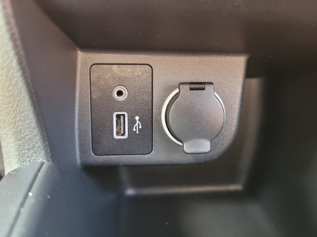 Certified 2025 Nissan Kicks Play S FWD image 25