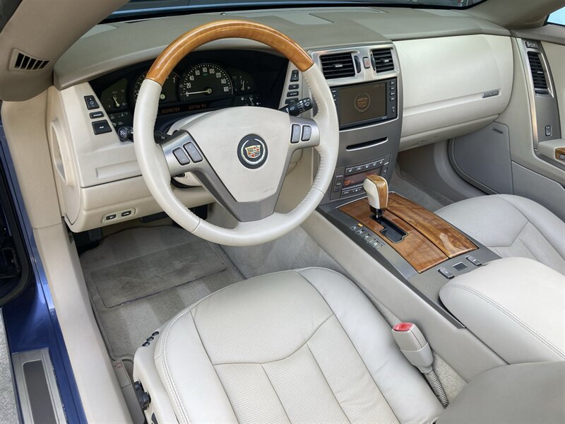 Used 2005 Cadillac XLR RWD image 18