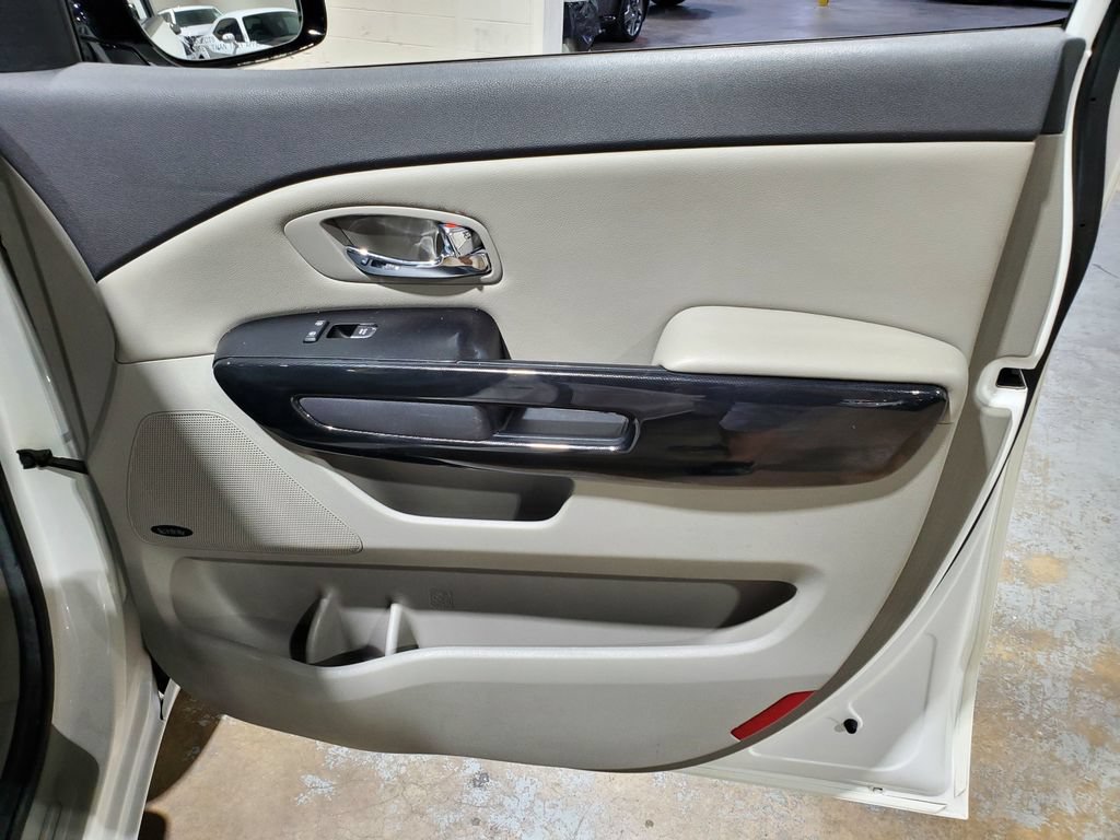 Used 2016 Kia Sedona SX FWD image 15