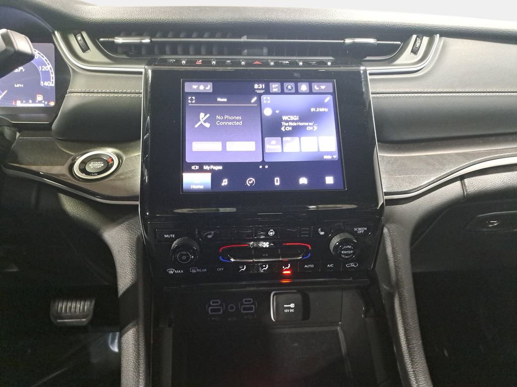 Used 2023 Jeep Grand Cherokee Altitude image 20