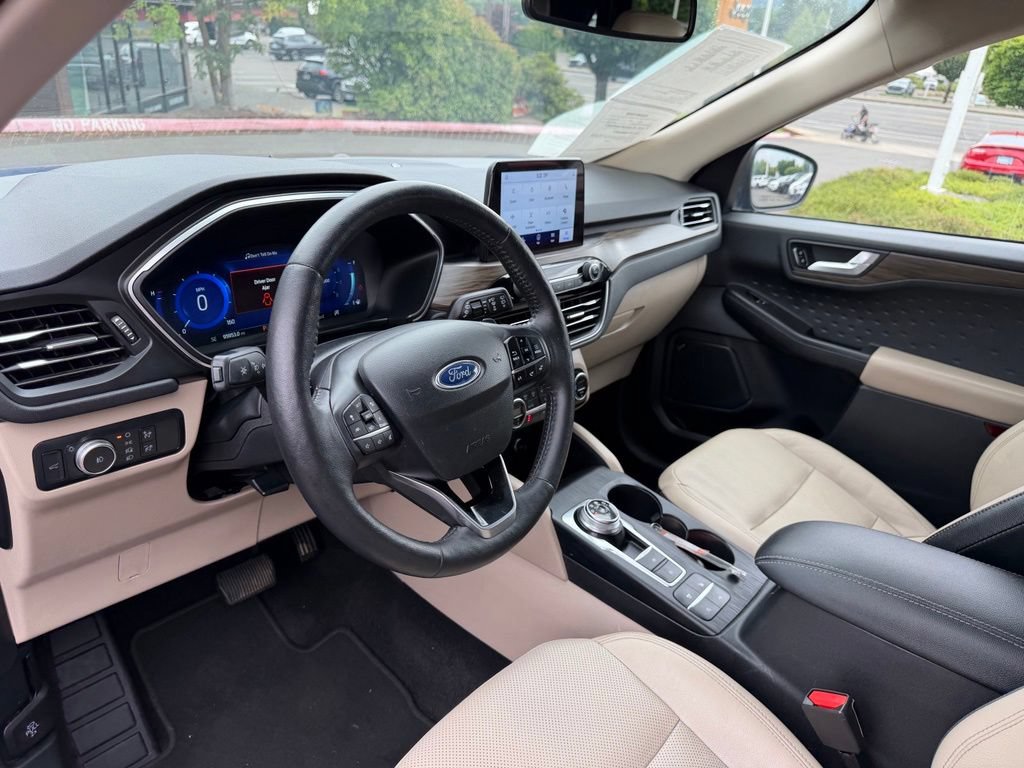 Used 2020 Ford Escape Titanium AWD/4WD image 16