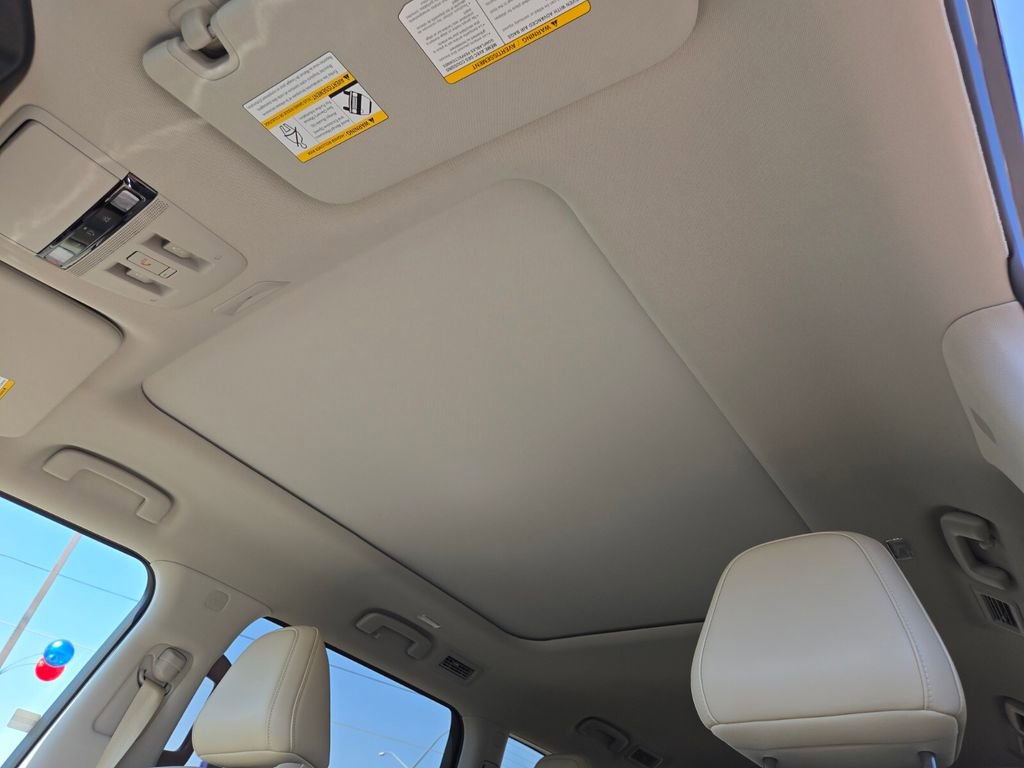 New 2025 Nissan Armada Platinum image 7