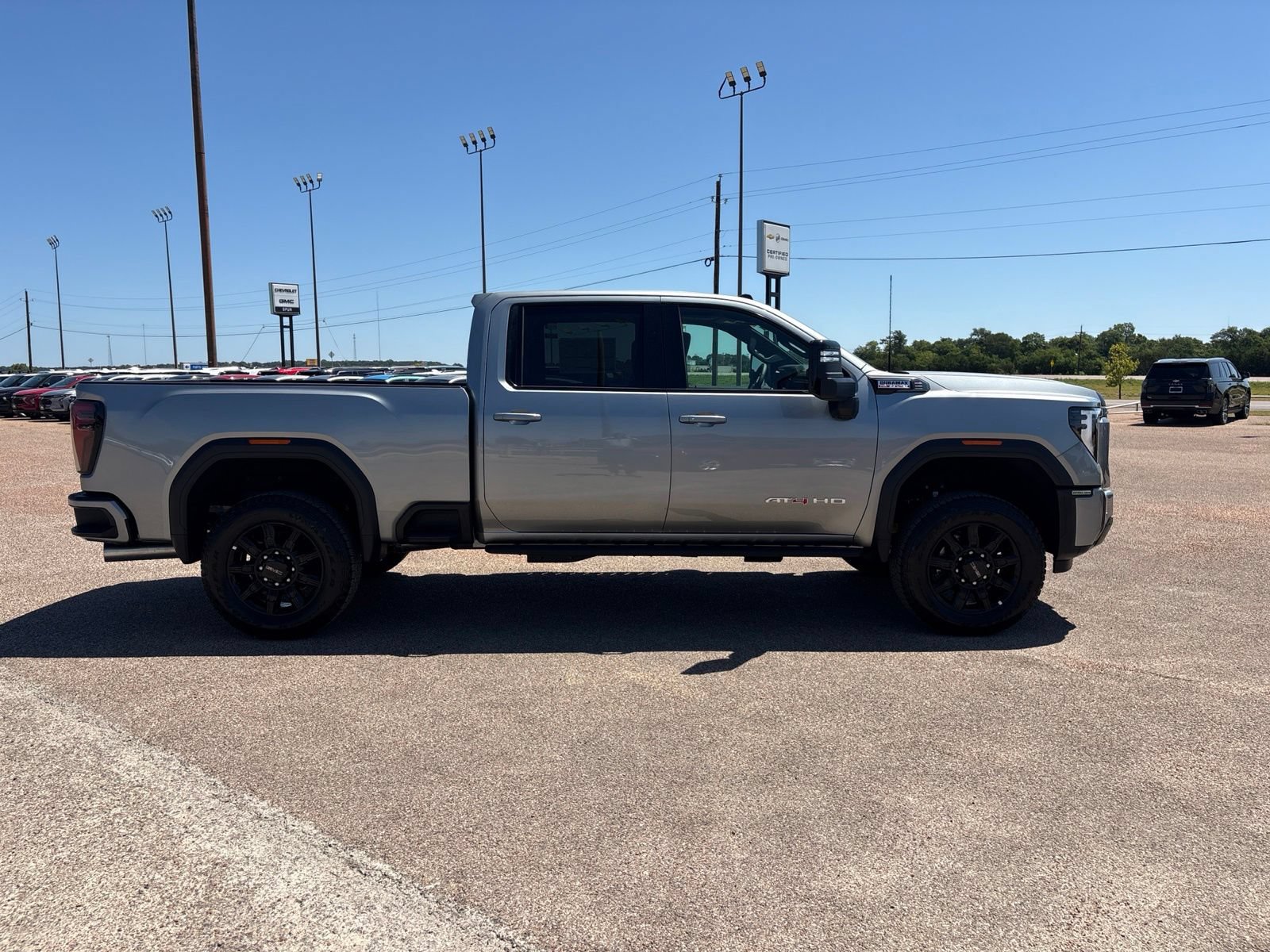 New 2026 GMC Sierra 2500 AT4 w/ AT4 Premium Plus Package AWD/4WD image 6