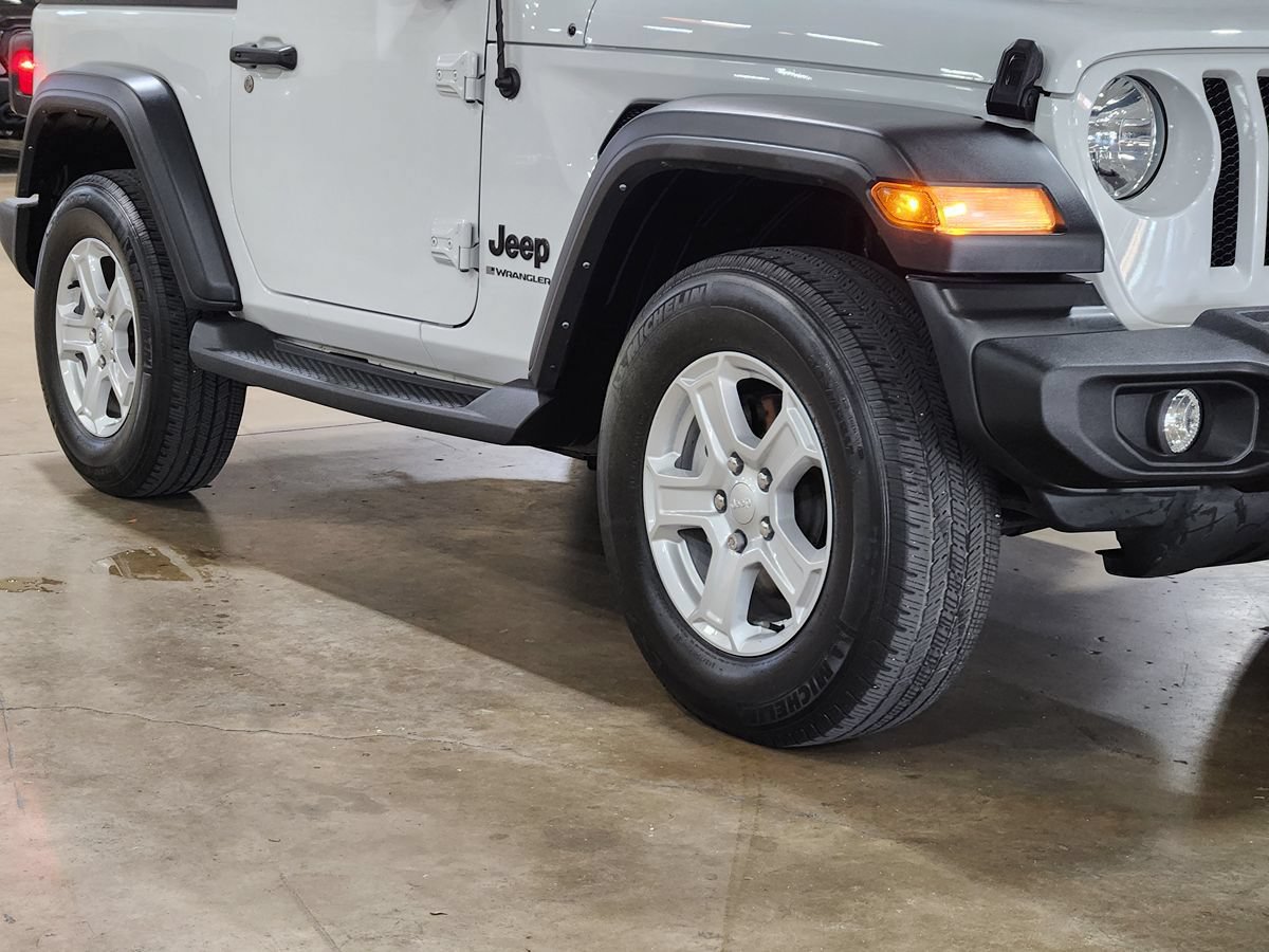 Used 2023 Jeep Wrangler Sport AWD/4WD image 16