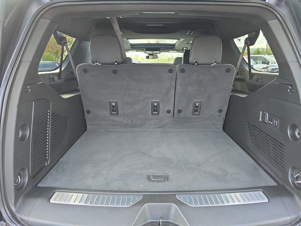 Certified 2024 Chevrolet Suburban RST image 31