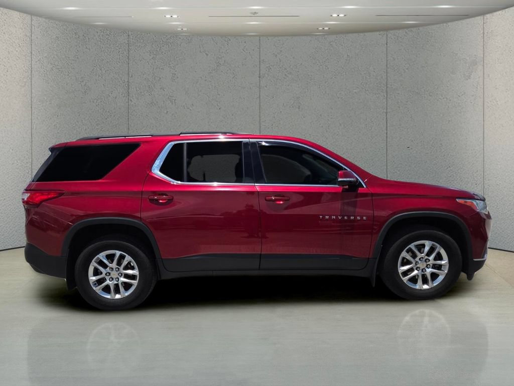 Used 2019 Chevrolet Traverse LT FWD image 2