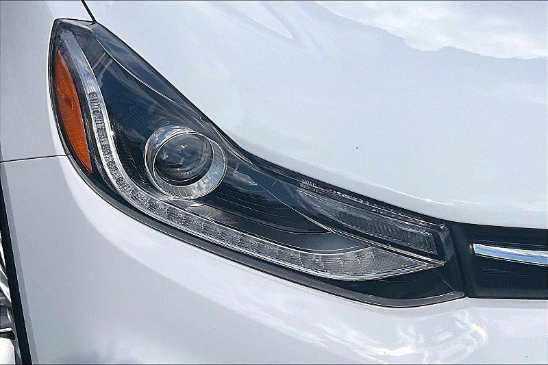 Used 2022 Chevrolet Trax LT w/ LT Convenience Package FWD image 29