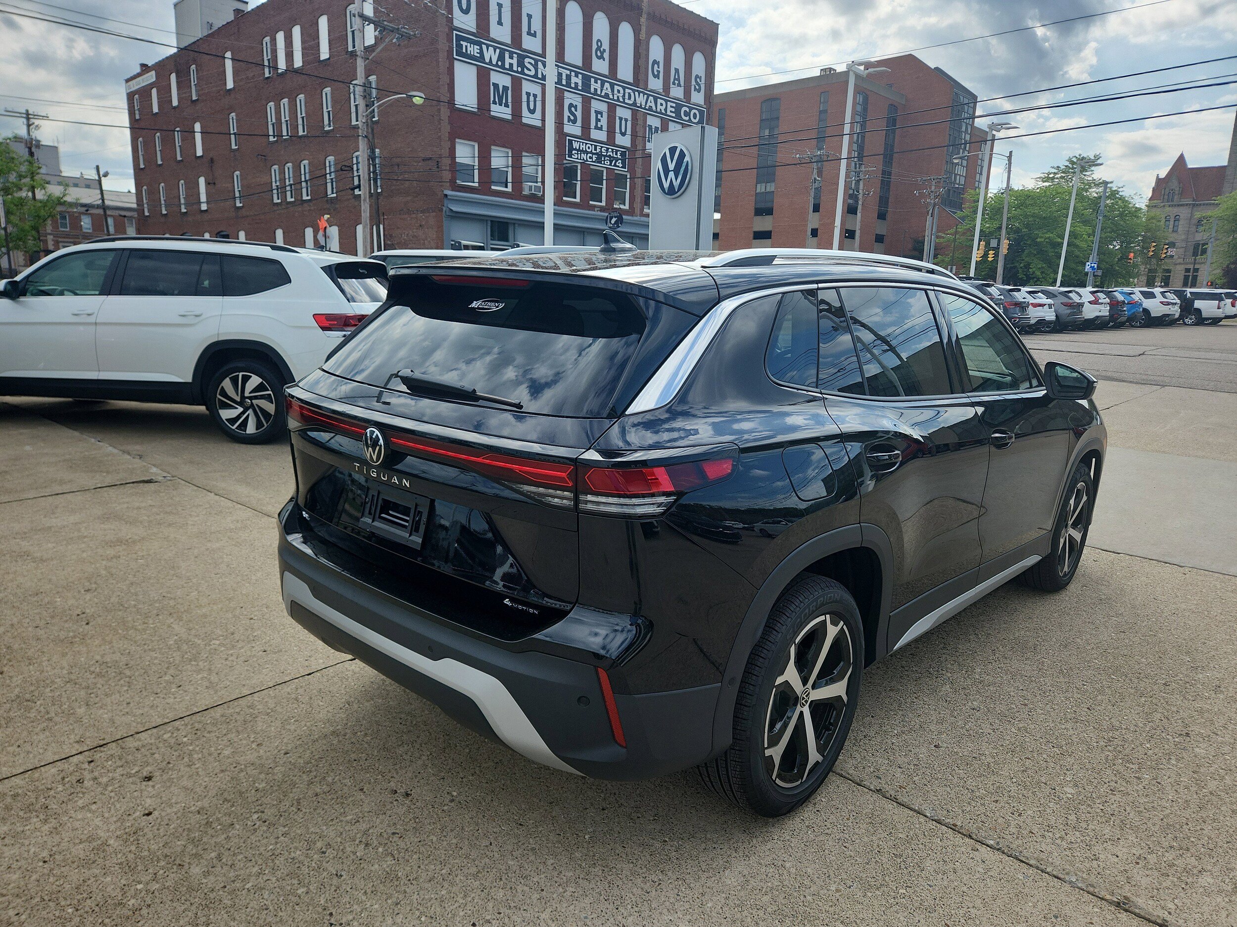 New 2026 Volkswagen Tiguan SE AWD/4WD image 5
