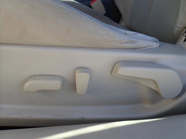 Used 2010 Nissan Altima 2.5 S w/ Premium Pkg image 11