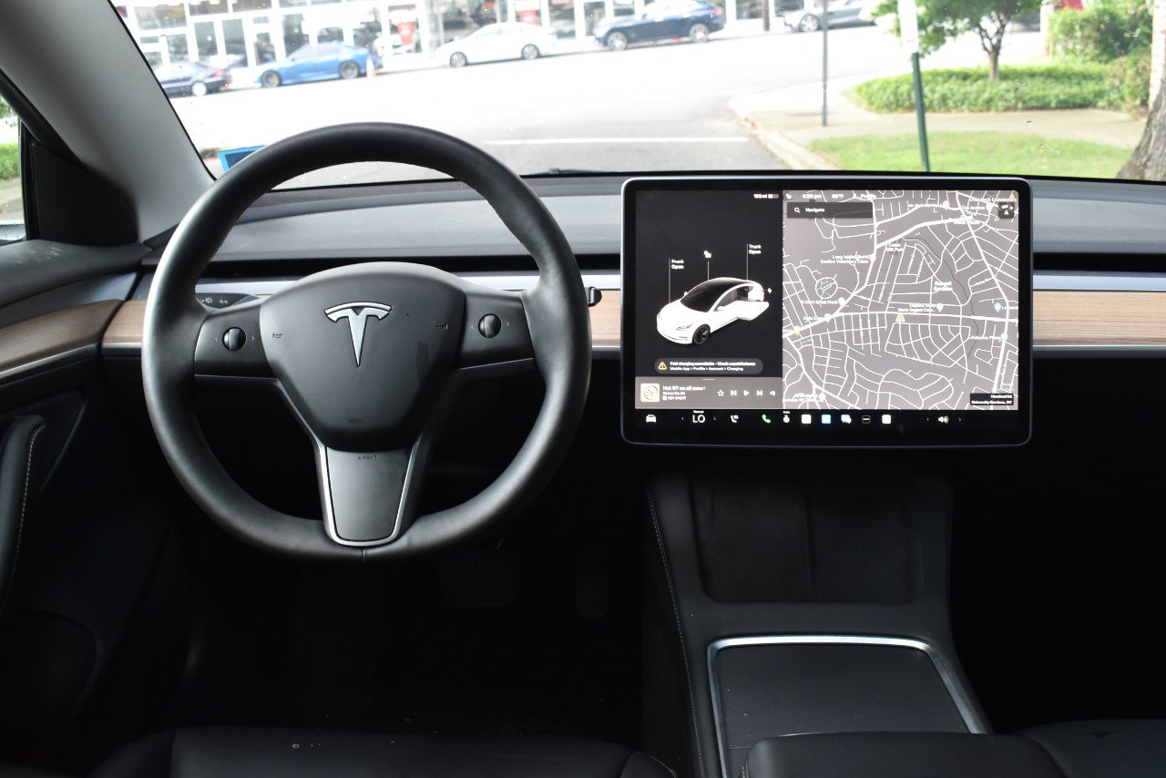 Used 2023 Tesla Model 3 Standard Range RWD image 23