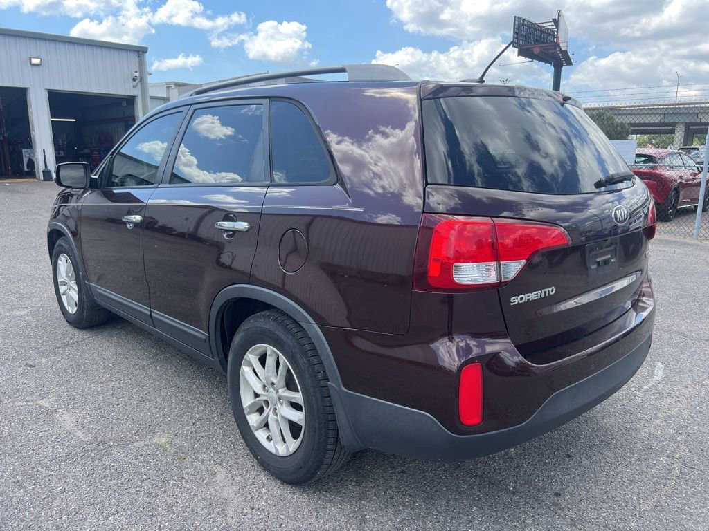Used 2015 Kia Sorento LX image 3